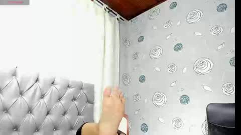 Luna Eva online show from October 2025 02:58:02 PM