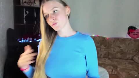 luna_evan online show from December 2024 12:51:02 PM