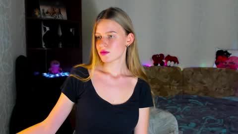 luna_evan online show from January 2025 02:15:02 PM