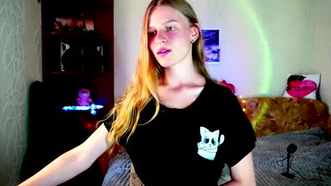 luna_evan online show from September 2025 08:50:01 AM