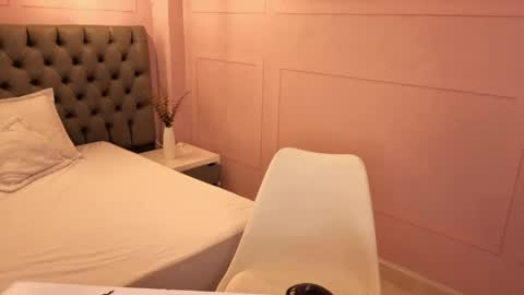 luna_hot_ass online show from April 2026 04:16:01 AM