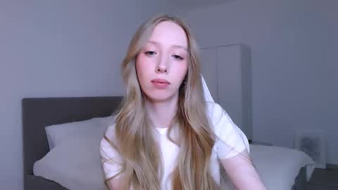 Luna online show from February 2026 09:03:02 PM