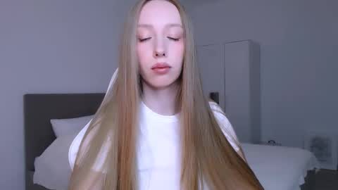 Luna online show from March 2026 08:20:02 PM