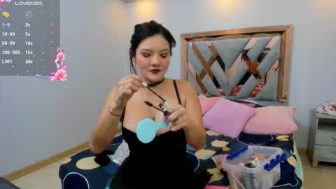 Luna  online show from October 2025 12:13:02 PM