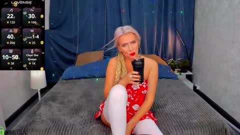 Snapshot of luna_lew1s chatting on November 2025 08:58:02 AM luna_lew1s online show from November 2025 08:58:02 AM