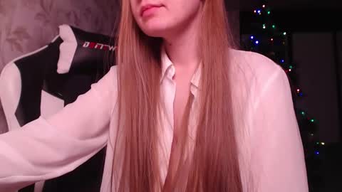 Snapshot of luna_loveisgood chatting on December 2024 07:10:01 PM Luna online show from December 2024 07:10:01 PM