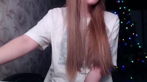 Snapshot of luna_loveisgood chatting on December 2024 10:44:02 AM Luna online show from December 2024 10:44:02 AM