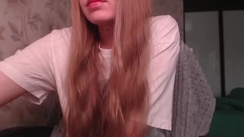 Snapshot of luna_loveisgood chatting on February 2025 08:29:02 AM Luna online show from February 2025 08:29:02 AM