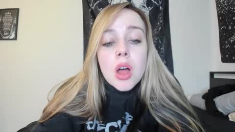 Luna online show from November 2025 06:18:02 AM