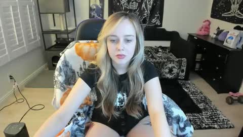 Luna online show from February 2026 11:41:01 PM