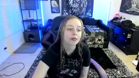 Snapshot of luna_lovelyy chatting on April 2026 02:14:01 AM Luna online show from April 2026 02:14:01 AM