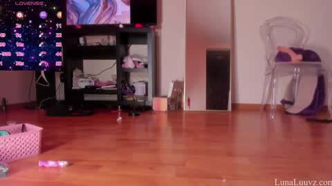Luna Luuvz online show from September 2025 06:15:02 AM