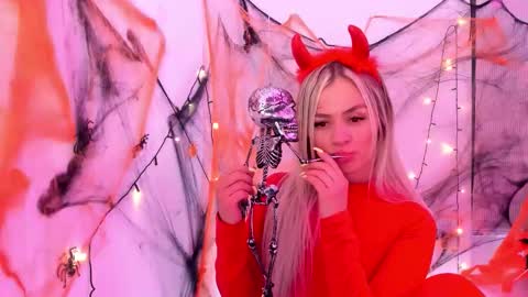 Snapshot of luna_marquez_ chatting on October 2025 10:52:02 AM Luna Marquez online show from October 2025 10:52:02 AM