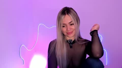 Snapshot of luna_marquez_ chatting on November 2025 11:54:02 AM Luna Marquez online show from November 2025 11:54:02 AM