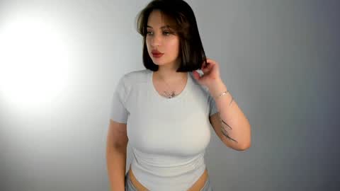 Snapshot of luna_pop chatting on April 2026 12:11:02 PM Luna online show from April 2026 12:11:02 PM