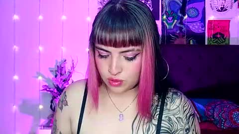 Snapshot of luna_ray420 chatting on December 2024 02:52:01 AM MISS LUNA online show from December 2024 02:52:01 AM