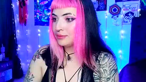 Snapshot of luna_ray420 chatting on March 2025 04:54:02 PM MISS LUNA online show from March 2025 04:54:02 PM