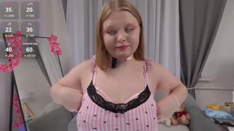 Snapshot of luna_reedy chatting on October 2025 09:15:01 PM Daria online show from October 2025 09:15:01 PM