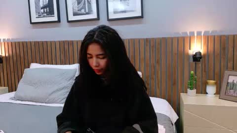 LUNA  online show from February 2026 01:27:01 PM