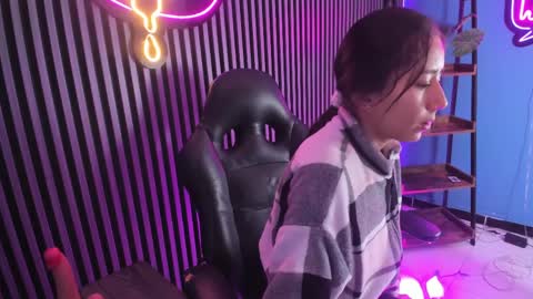 Snapshot of luna_roose1 chatting on April 2026 12:16:02 PM Luna Rosse online show from April 2026 12:16:02 PM