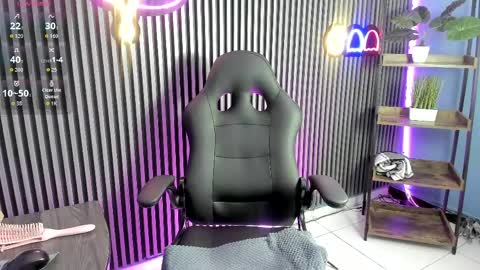 Snapshot of luna_roose1 chatting on April 2026 12:28:02 PM Luna Rosse online show from April 2026 12:28:02 PM