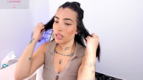 Snapshot of luna_rose10 chatting on June 2026 12:43:02 AM luna rose online show from June 2026 12:43:02 AM