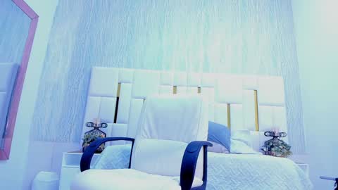 Snapshot of luna_shea chatting on December 2024 11:44:01 AM Luna online show from December 2024 11:44:01 AM