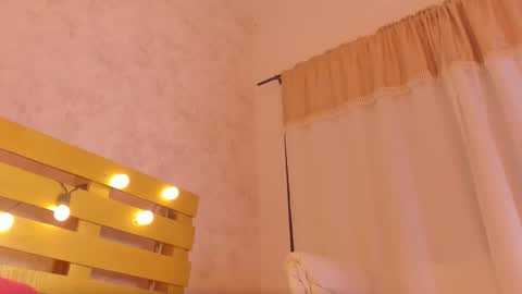 Snapshot of luna_shea chatting on September 2025 11:43:02 AM Luna online show from September 2025 11:43:02 AM