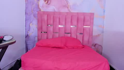 Luna  online show from January 2025 12:18:01 PM