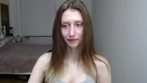 L U N A  online show from April 2026 05:58:02 AM