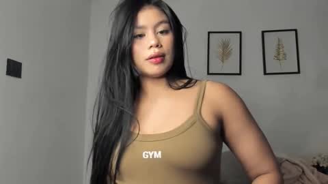 lunaa08 online show from April 2026 08:17:02 AM