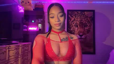 lunaa_11 online show from May 2026 05:12:01 AM