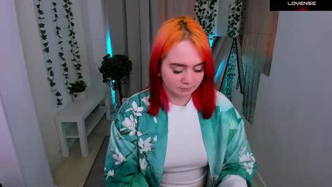 Snapshot of lunaali chatting on April 2026 09:52:01 PM Li online show from April 2026 09:52:01 PM