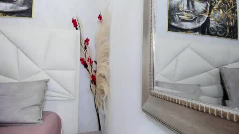 lunaasmithh online show from May 2026 06:09:01 PM