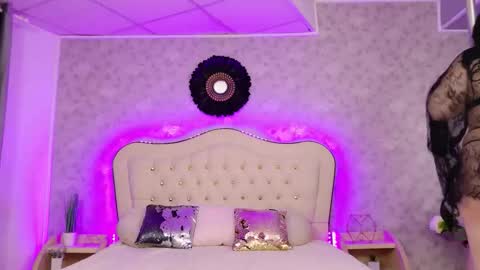 lunababe_ online show from January 2026 12:33:02 PM