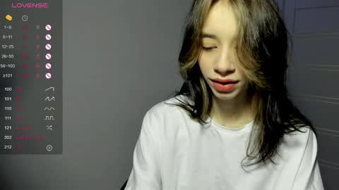 Snapshot of lunacelestiall chatting on April 2026 10:28:02 AM Hello my name is Amanda online show from April 2026 10:28:02 AM