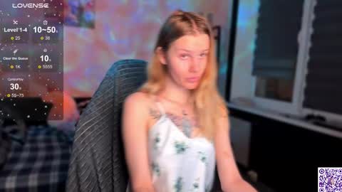 Britney online show from November 2025 08:10:01 PM