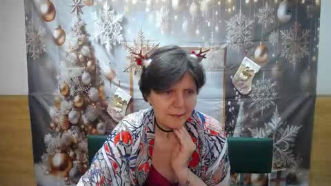 Snapshot of lunadobra chatting on December 2025 06:25:02 PM LunaDobra online show from December 2025 06:25:02 PM