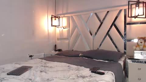 Snapshot of lunaflorez_ chatting on February 2025 12:07:01 AM LUNA online show from February 2025 12:07:01 AM