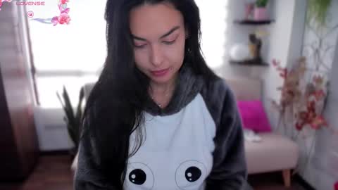 Luna online show from October 2025 12:04:02 PM