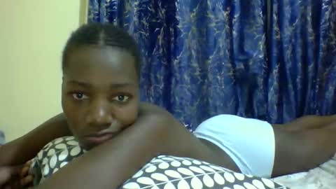 lunah_kitty online show from April 2026 02:55:01 PM