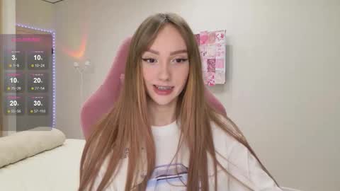 Luna online show from September 2025 11:15:01 PM