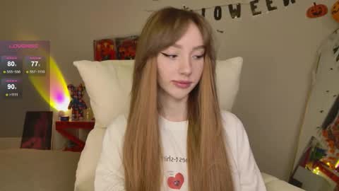 Luna online show from November 2025 11:40:02 PM