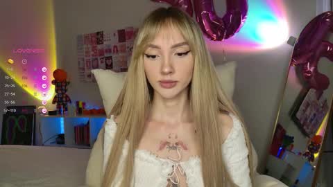 Luna online show from November 2025 11:04:02 PM