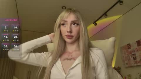 Luna online show from February 2026 10:28:02 PM