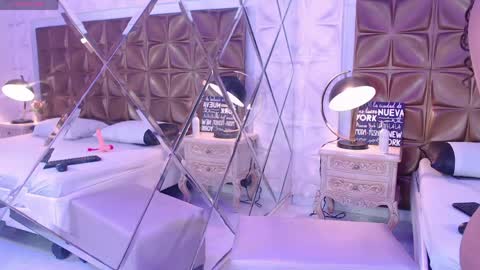 Snapshot of lunajohns chatting on April 2026 12:35:02 PM Luna online show from April 2026 12:35:02 PM