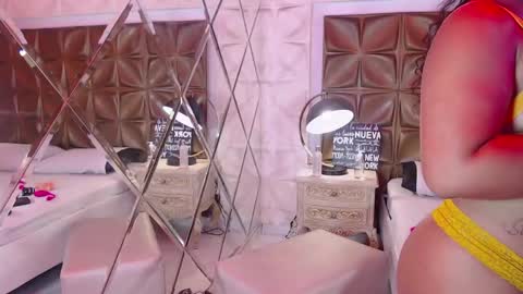 Snapshot of lunajohns chatting on April 2026 12:31:01 PM Luna online show from April 2026 12:31:01 PM