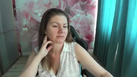 Snapshot of lunakissi chatting on July 2026 11:28:02 AM LunaKissi online show from July 2026 11:28:02 AM