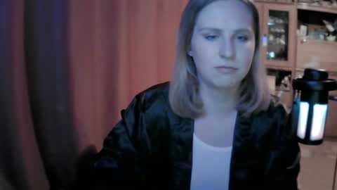 Snapshot of lunamystique_ chatting on June 2026 04:08:02 PM lunamystique_ online show from June 2026 04:08:02 PM