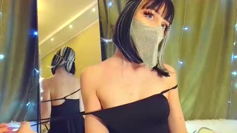 Luna online show from December 2025 07:01:02 AM